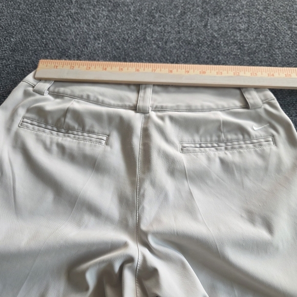 Nike's Golf Relaxed Fit Tan Chinos Size 4 C - Picture 4 of 8